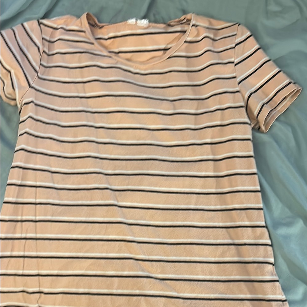 H&M Cream and Black Short Sleeve Relaxed T-Shirt